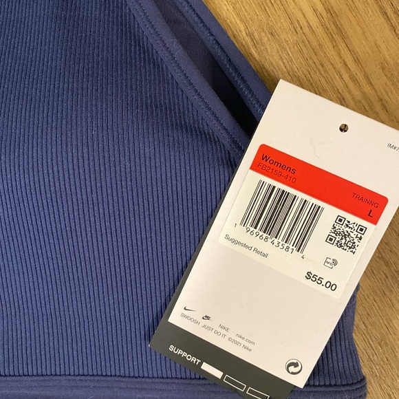 Nike Yoga Set - Picture 3 of 7